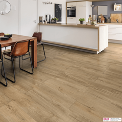 Пробковые полы Haro Дуб Шэбби Инвизибл 537260 в интерьере кухни