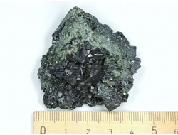 Магнетит, сросток кристаллов, Мурманская об-сть, Ковдор (45*43*20 мм, 57 г) №26591