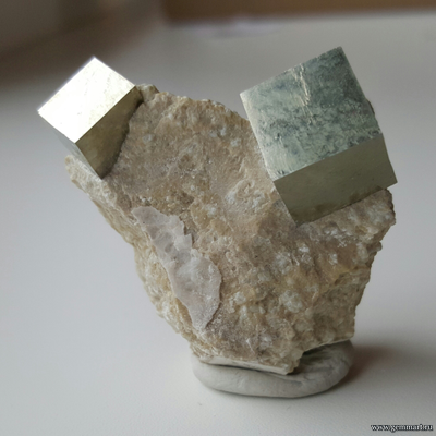 Пирит на породе. Испания.