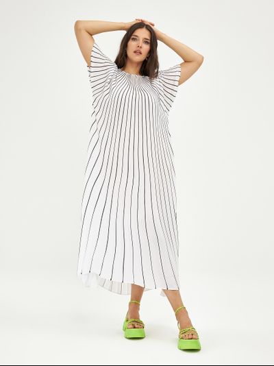 Нарядное платье "плиссе" в белом и черном цветах