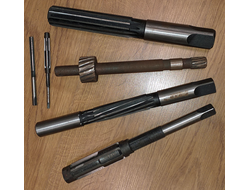 Развертки ручные цилиндрические, регулируемые, винтовые с направляющей, специальные. Дорны