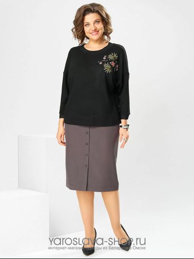 Модель: 2045.Женский 2-х предметный костюм, состоящий из  черного джемпера и юбки серого цвета