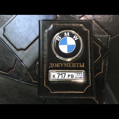 МАТОВАЯ ОБЛОЖКА ИЗ КОЖИ ДЛЯ АВТОДОКУМЕНТОВ В КОМПЛЕКТЕ С ЛИНЗАМИ. ЦВЕТ: ЧЁРНЫЙ. НИТКИ: ОРАНЖЕВЫЕ