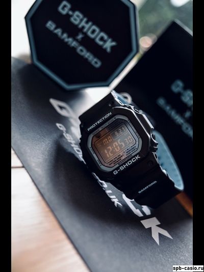 Часы Casio G-Shock GW-M5610BWD20-1ER