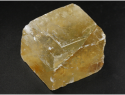 Кальцит оптический золотистый (исландский шпат), скол по спайности, Бразилия (40*35*25 мм, 76 г) №38299