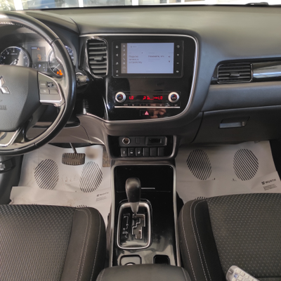 Mitsubishi Outlander 2.0 CVT, 2021