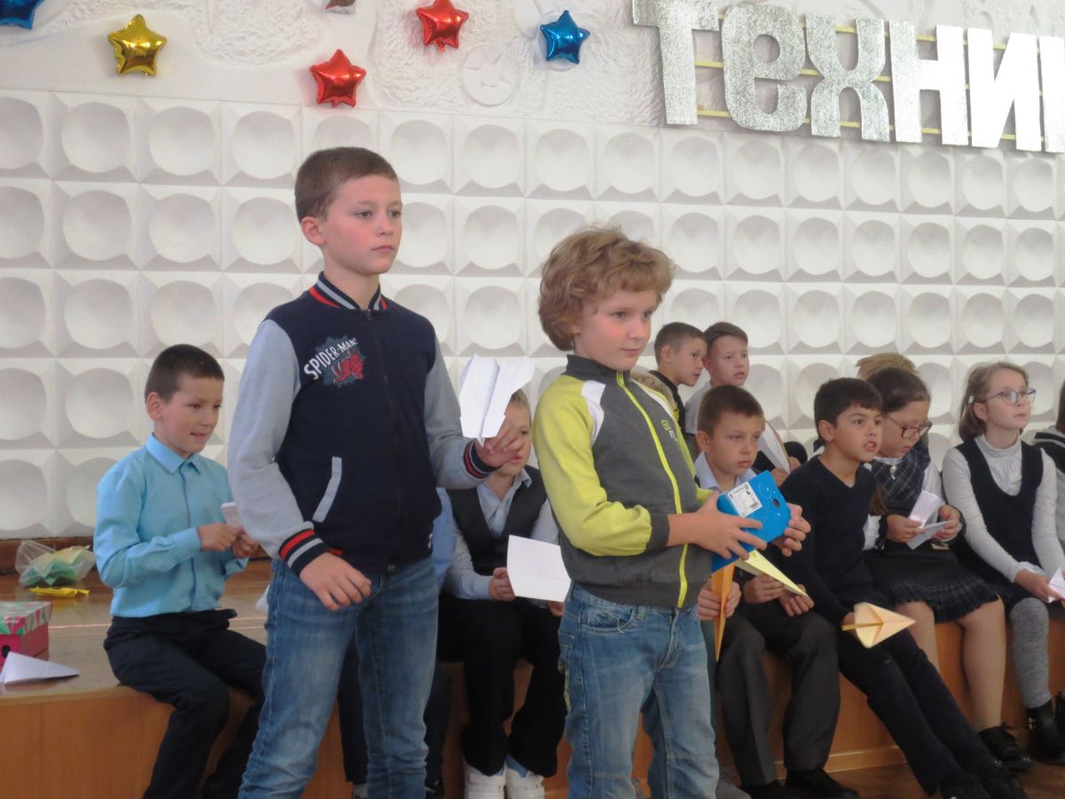 Болеем за товарищей Болеем за товарищей