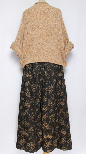 БРЮКИ-ЮБКА джинс-гобелен "БЕЗ КАРМАНОВ" букетики цветов черные, синие р.46-54