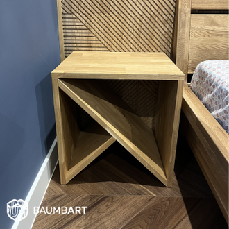 Тумба прикроватная из массива дуба