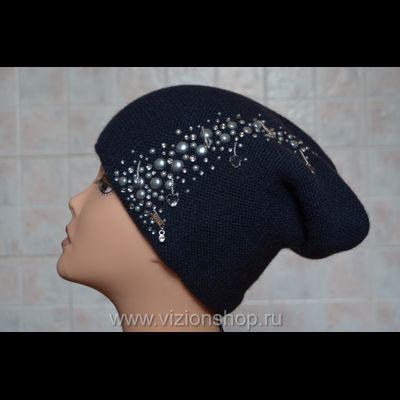 sinyaya-stilnaya-shapka-dlya-zhenshchin-italiya-kupit