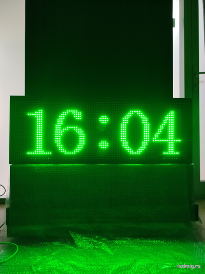 Уличные часы-[88:88]-t-370х1010мм (зеленые)