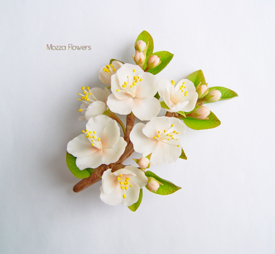 Брошь с яблоней "Нежнее нежного".