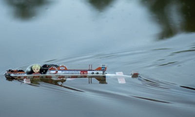 Резиномоторная модель батискафа Спасатель 2.0 в действии.