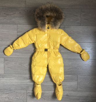 М. 260  Комбинезон Moncler лаковый желтый (80)