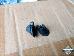 Фиксатор фары в крыле Mopar