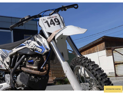 Защита рук на мотоцикл эндуро с креплением к траверсе (черная)