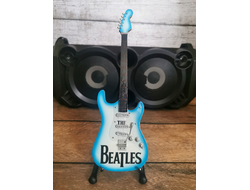 Модель № G3: гитара сувенирная на подставке "Beatles"