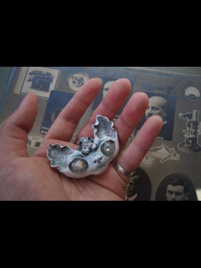 "Сомнус, Гипнотический Кот" необычная брошь по мотивам творчества Тима Бёртона