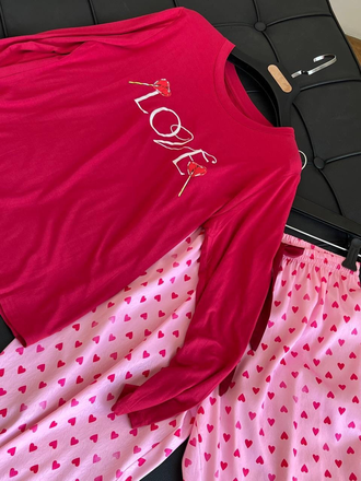 Домашняя одежда Виктория Сикрет с сердечками