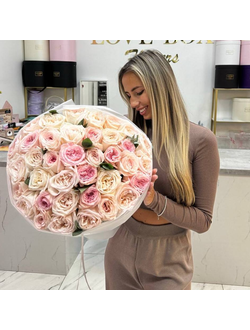 БУКЕТ ИЗ 39 ПИОНОВИДНЫХ РОЗ МИКС