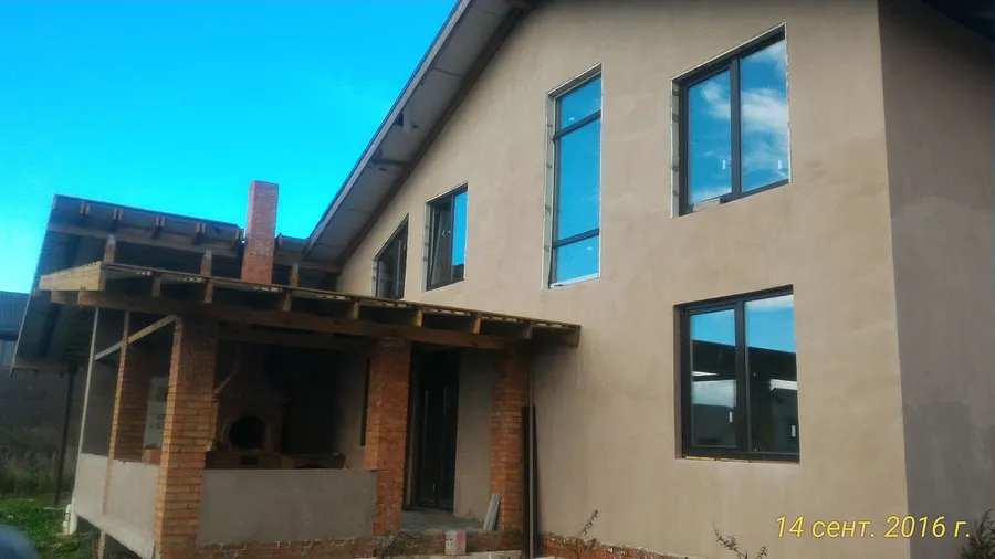 Окна с монтажом в загородном доме с монтажом в проём, без отделки пока ведутся малярные работы, всего 15 окон. 