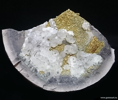 Пирит -"спектропирит", кальцит в полости конкреции. Россия. 55*45*38мм