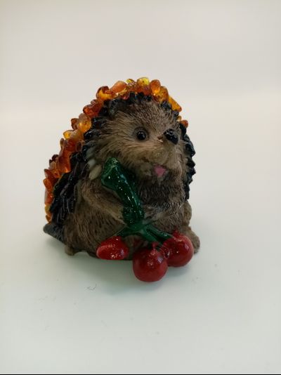 Ёж с ягодами