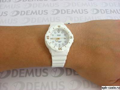 Часы Casio LRW-200H-7E2