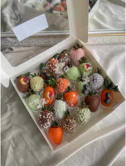 набор из 20 клубничек BLOOM