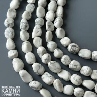 Магнезит галтовка 12,5-17,4 мм, цена за нить 19 см