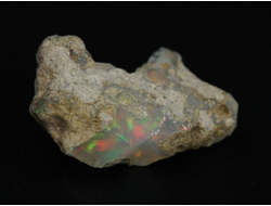 Опал благородный с яркой иризацией, Эфиопия (24*15*9 мм, 2,1 г) №23473