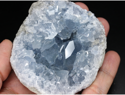 Целестин, жеода с кристаллами, Мадагаскар (78*68*38 мм, 396 г) №28645