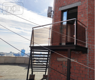 л-7/2. лестница (ограждение: нержавеющая сталь + калёное стекло)