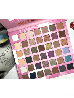 La Rosa Тени для век MEET BEAUTY  42 х цветные LE 742