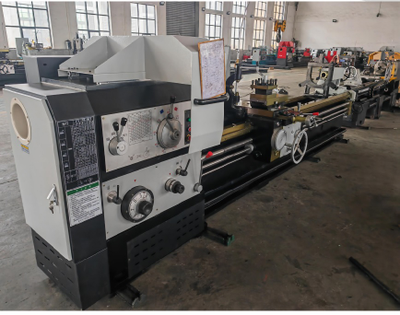 Токарно-винторезный станок с УЦИ CW6263