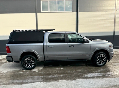 Кунг алюминиевый 3-дверный HAL со скрытой передней стойкой для RAM 1500 2018+ 5,7ft (короткий кузов)