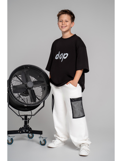 Брюки с накладными карманами