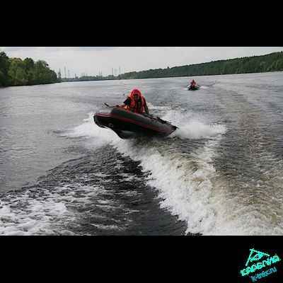 Лодка ПВХ Мнев и К Korsar Командор KMD-470Pro Чёрный