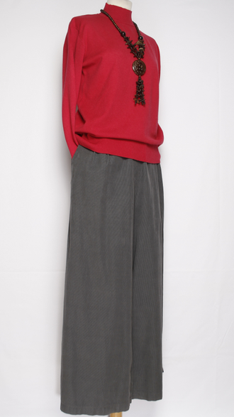 Брюки вельветовые"Палаццо защипы пояс" графит до 54