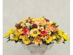 Композиция из искусственных цветов в ярком жёлтом цвете на стол № УНС050/Купить в Москве и Санкт-Пет