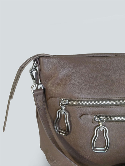 (АРТИКУЛ: 10129/1/5) СУМКА ЖЕНСКАЯ, СРЕДНЕГО РАЗМЕРА, НАТУРАЛЬНАЯ КОЖА, ТЕМНО-БЕЖЕВАЯ, С НАРУЖНЫМИ КАРМАНАМИ, С ПЛЕЧЕВЫМ РЕМНЕМ