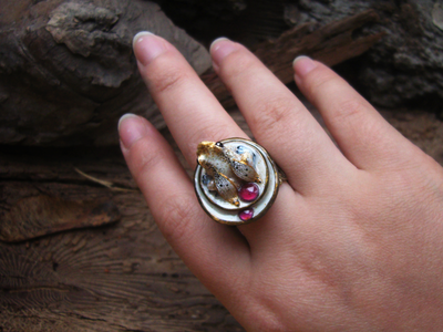 "Дневной светлячок Квакази", волшебное кольцо с лягушкой и натуральными родолитами