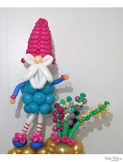 Фигура из шаров "Гном с цветами"