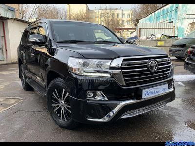 Рестайлинг Toyota Land Cruiser 200 Executive Black &amp; White из 2007-2015 в 2021