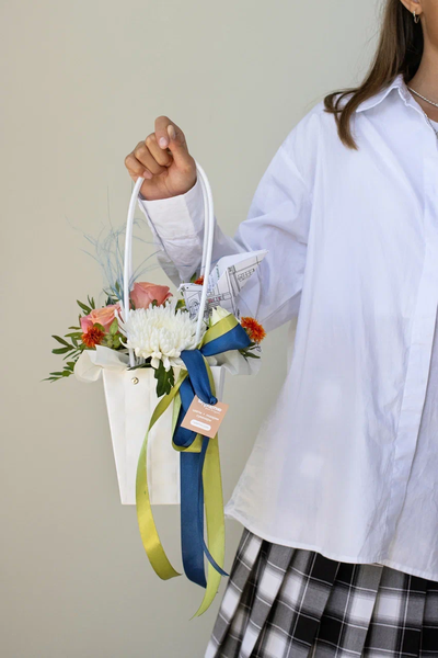 Цветочная композиция учителю / воспитателю № 853