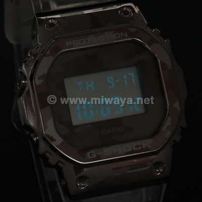 Часы Casio G-Shock GM-5600SCM-1