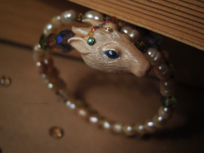 Браслет с жемчугом и хрустальными бусинами "Однажды в сказке. Козочка и Барашек"