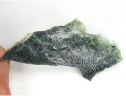 Серпентин, необработанный, дикий образец, Россия, КЧР, Урупский район (75*35*7 мм, 10 г) №37599