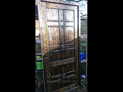 Состаренные двери из масива