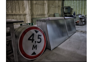 Производство дорожных знаков